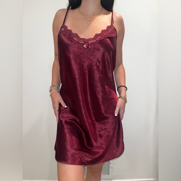 𝓑𝓾𝓻𝓰𝓾𝓷𝓭𝔂 𝓢𝓲𝓵𝓴 𝓢𝓵𝓲𝓹 𝓓𝓻𝓮𝓼𝓼 - Picture 2 of 5